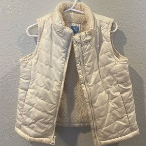 Gap Kids Sherpa lined Cream Vest. Unisex 4t. Great condition. Smoke free home.